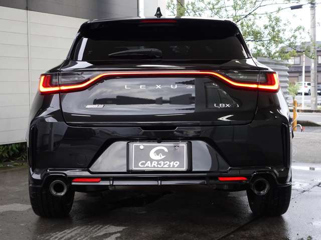 Lexus LBX 8