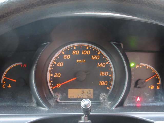 Toyota Hiace Van 11
