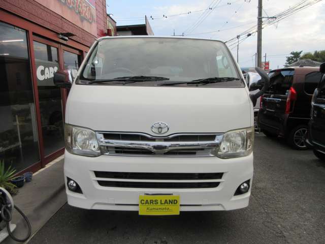 Toyota Hiace Van 5