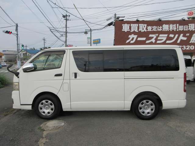 Toyota Hiace Van 7