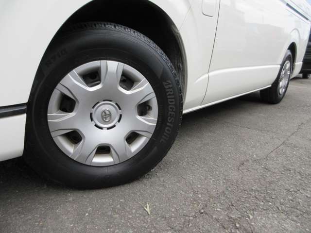 Toyota Hiace Van 8