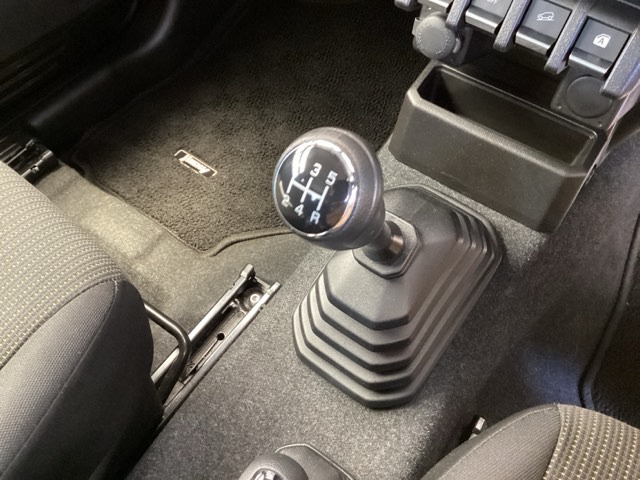 Suzuki Jimny 12