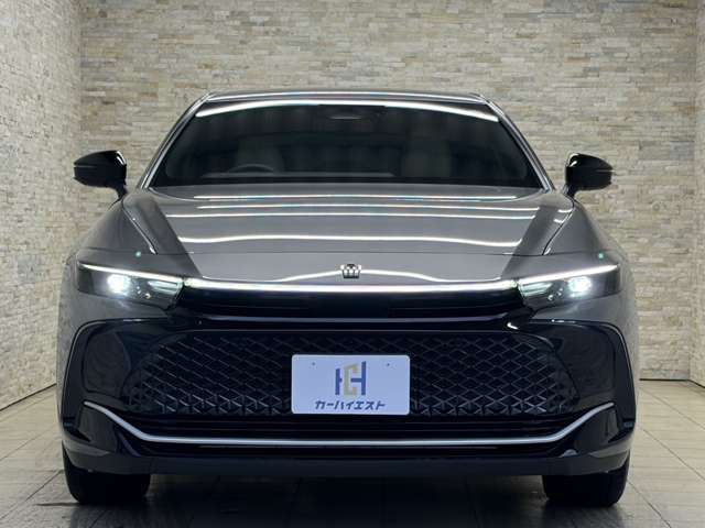 Toyota Crown Crossover 6