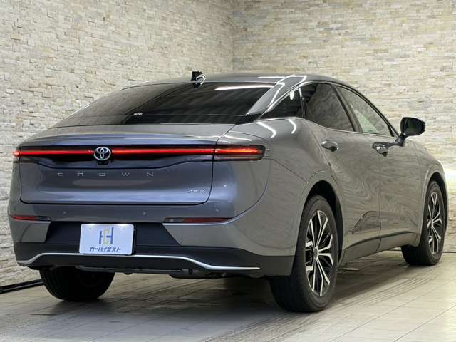 Toyota Crown Crossover 7
