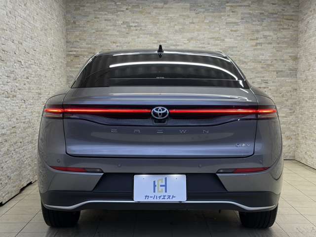 Toyota Crown Crossover 9