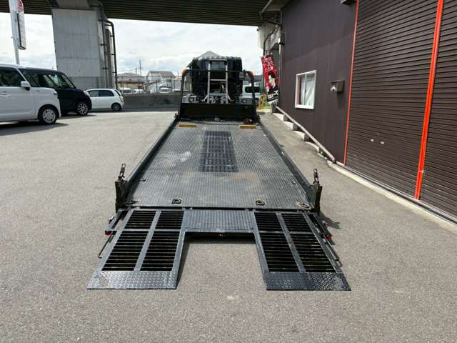 Isuzu Elf 11