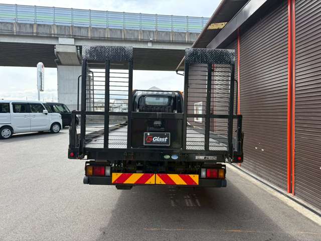 Isuzu Elf 7