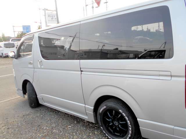 Toyota Hiace Van 12