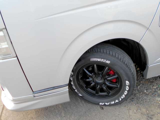 Toyota Hiace Van 5