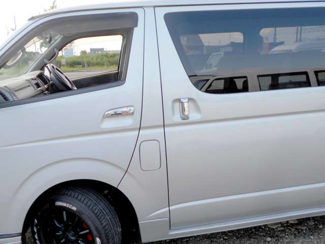 Toyota Hiace Van 6