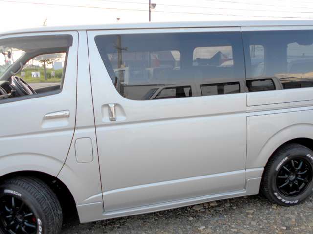 Toyota Hiace Van 7