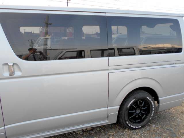 Toyota Hiace Van 8