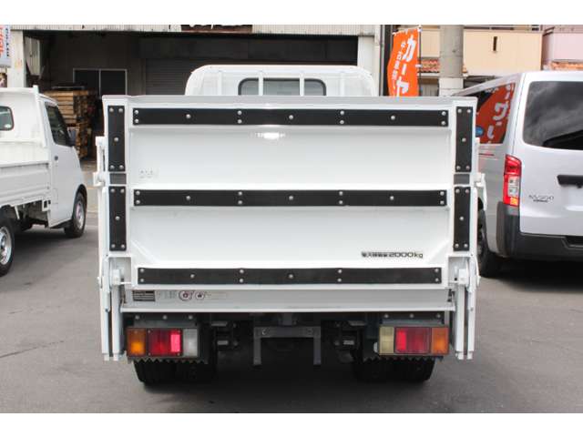 Isuzu Elf 4