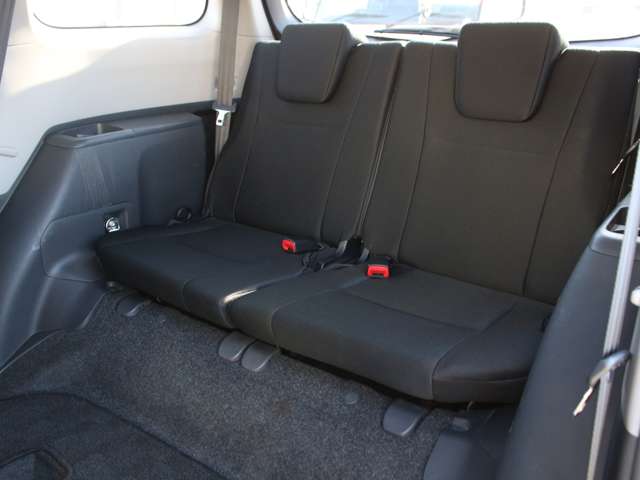 Toyota Wish 11