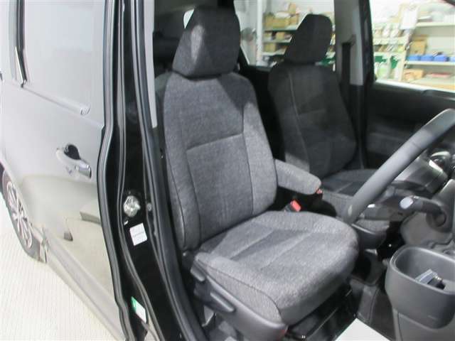 Toyota Sienta 7