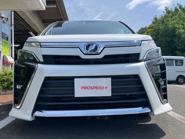 Toyota Voxy 5