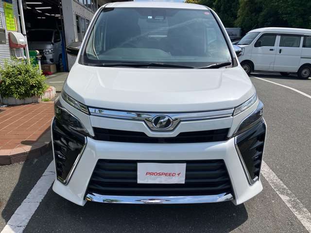 Toyota Voxy 6