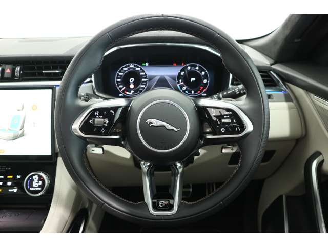 Jaguar F-Pace 6