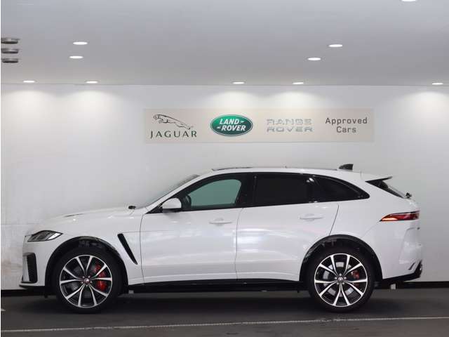Jaguar F-Pace 9