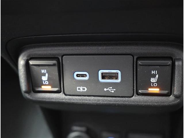Toyota Sienta 11
