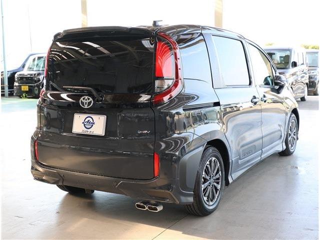 Toyota Sienta 6