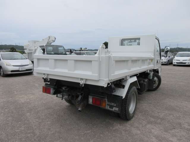 Isuzu Elf 3