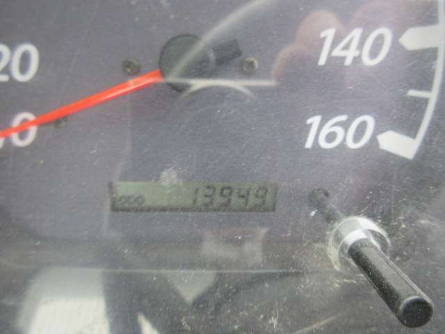 Isuzu Elf 8