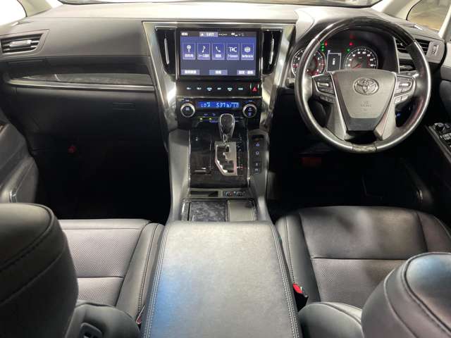 Toyota Alphard 2