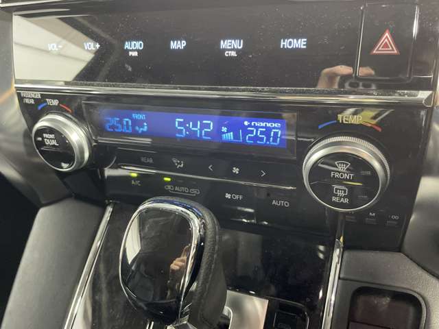Toyota Alphard 9
