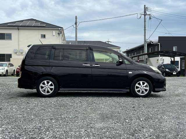 Toyota Isis 11
