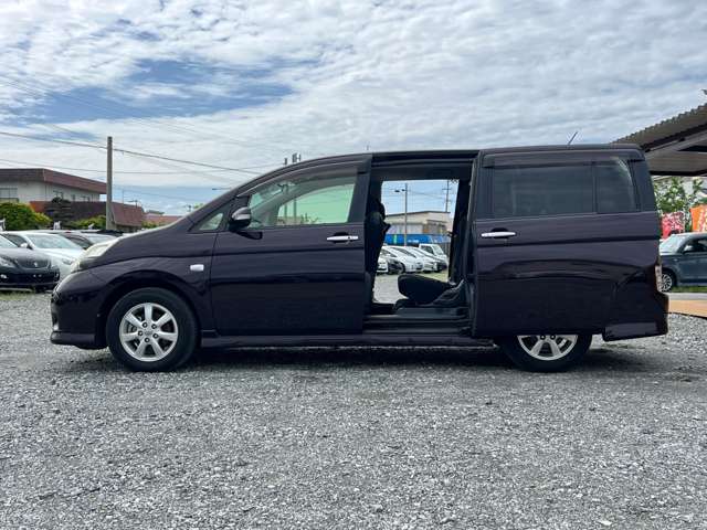 Toyota Isis 7