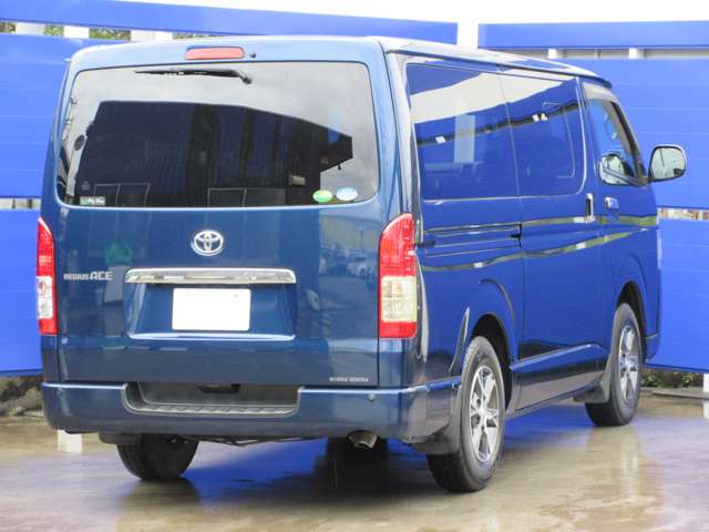 Toyota Regius Ace 2