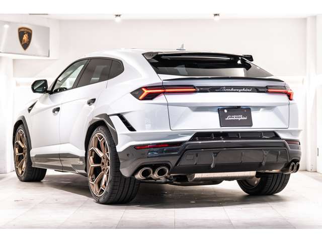 Lamborghini ウルス 6