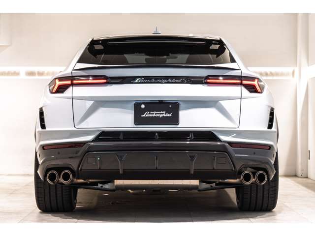 Lamborghini ウルス 8