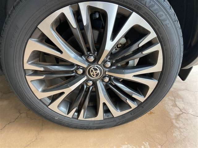 Toyota Yaris Cross 4