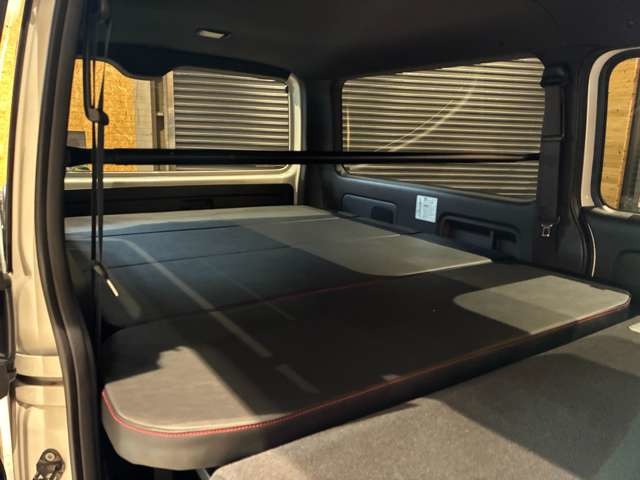 Toyota Hiace Van 3