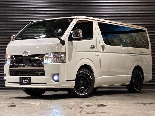 Toyota Hiace Van 7
