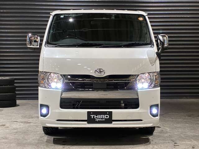 Toyota Hiace Van 8
