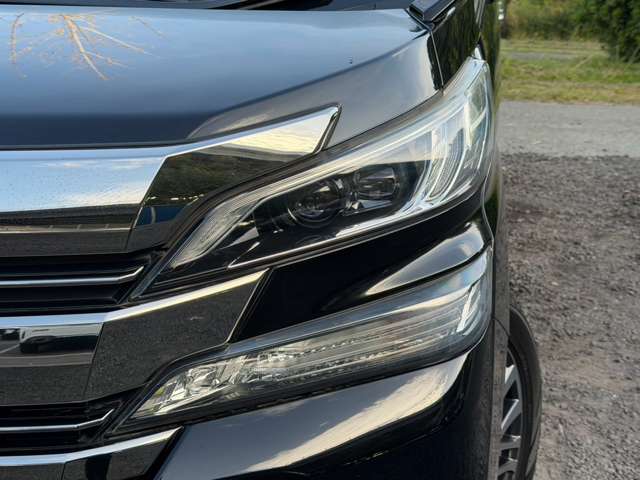 Toyota Vellfire 7