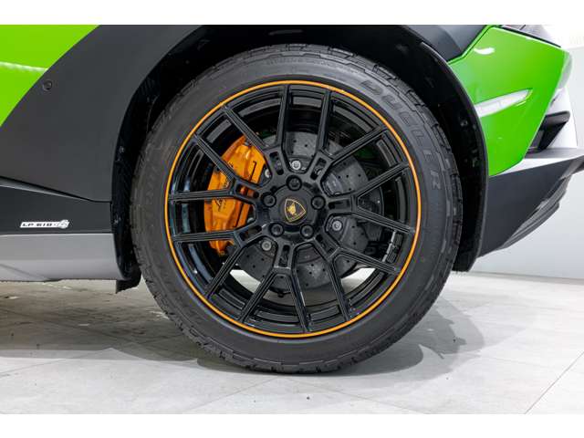 Lamborghini ウラカンステラート 4