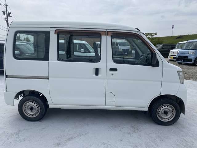 Daihatsu Hijet Cargo 7