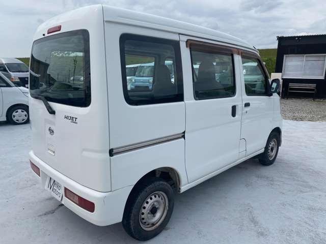 Daihatsu Hijet Cargo 8