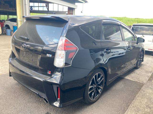 Toyota Prius α 2