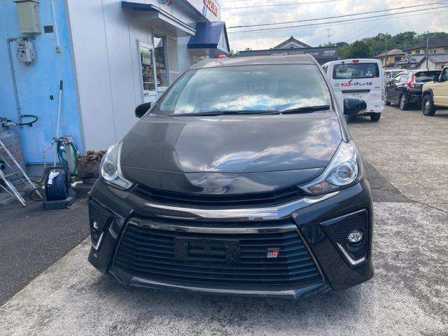 Toyota Prius α 6