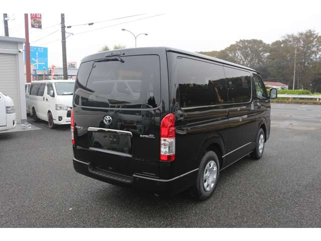 Toyota Hiace Van 3