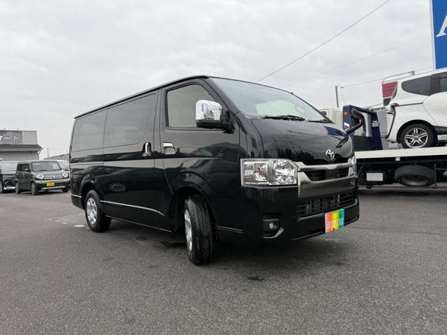 Toyota Hiace Van 4