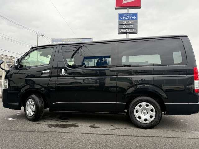 Toyota Hiace Van 9