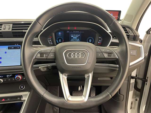 Audi Q3 4