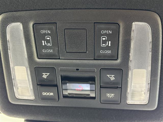 Toyota Voxy 5