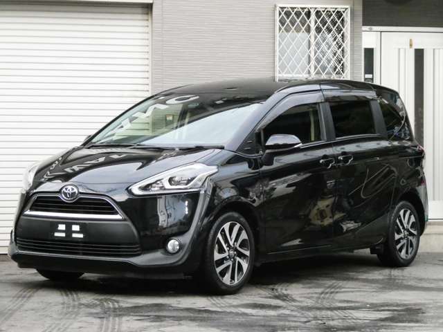 Toyota Sienta 3